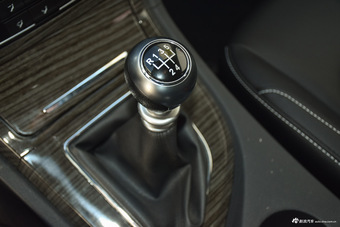 2015款众泰T600 1.5T手动豪华型 冰川白