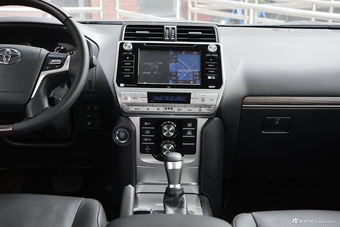 2018款普拉多3.5L自动VX后挂备胎