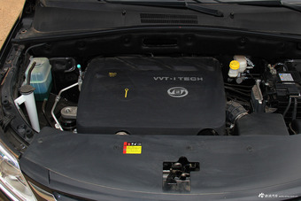 2017款宝骏560律动版1.8L iAMT尊享型