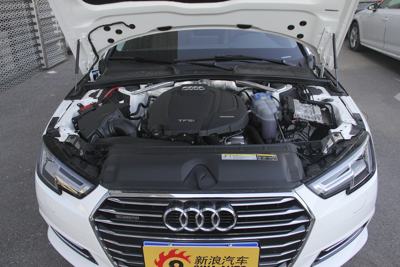2017款奥迪A4L 2.0T自动45TFSI quattro运动型
