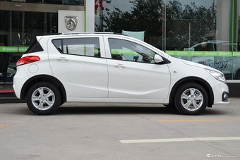 2016款宝骏310 1.2L手动时尚型