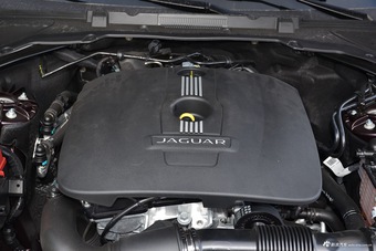 2017款捷豹XFL 2.0T自动240PS尊享版