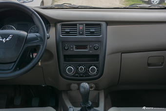 2016款五菱荣光V 1.2L手动实用型