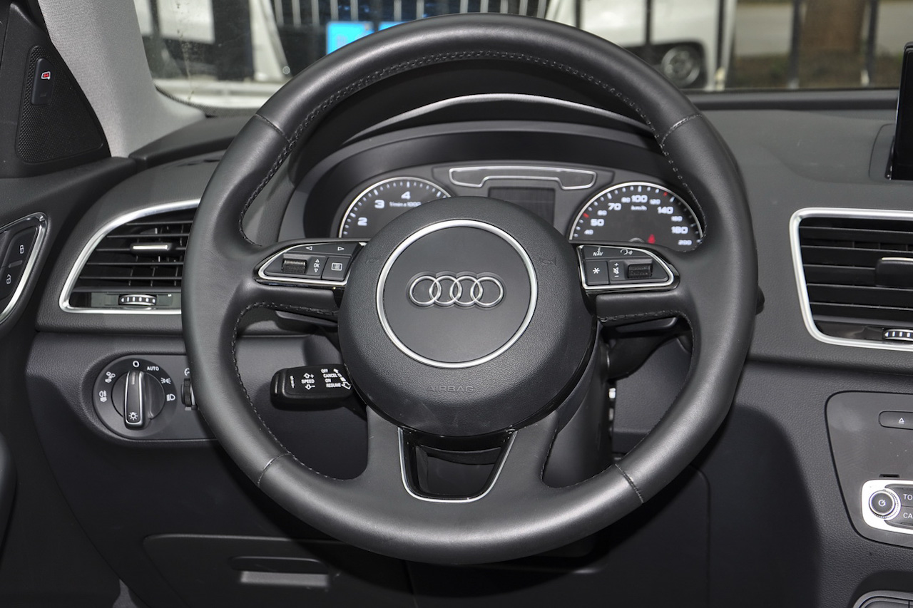 2016款奥迪Q3 2.0T自动35TFSI风尚型