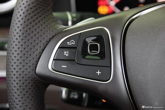 2017款奔驰E级3.0T自动 320 L 4MATIC