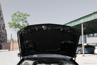 2017款奔驰E级3.0T自动 320 L 4MATIC