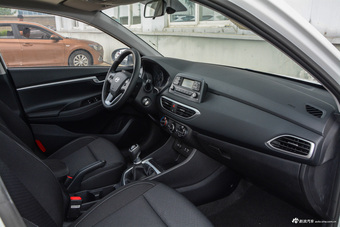 2017款悦动1.6L手动悦值版GLS