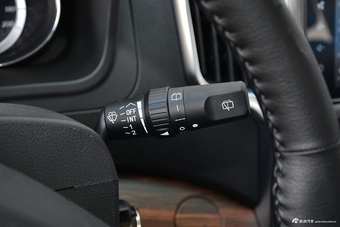 2018款风行CM7经典版2.0T手动尊享型