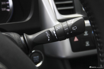 2018款汉兰达2.0T自动两驱豪华版7座