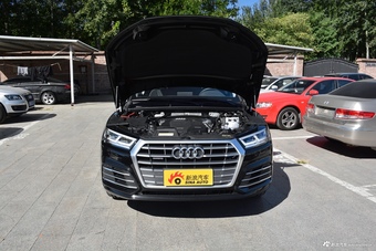 2018款奥迪Q5L 2.0T自动45 TFSI尊享运动型