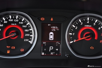 2017款东南DX3 SRG 1.5T自动旗舰型