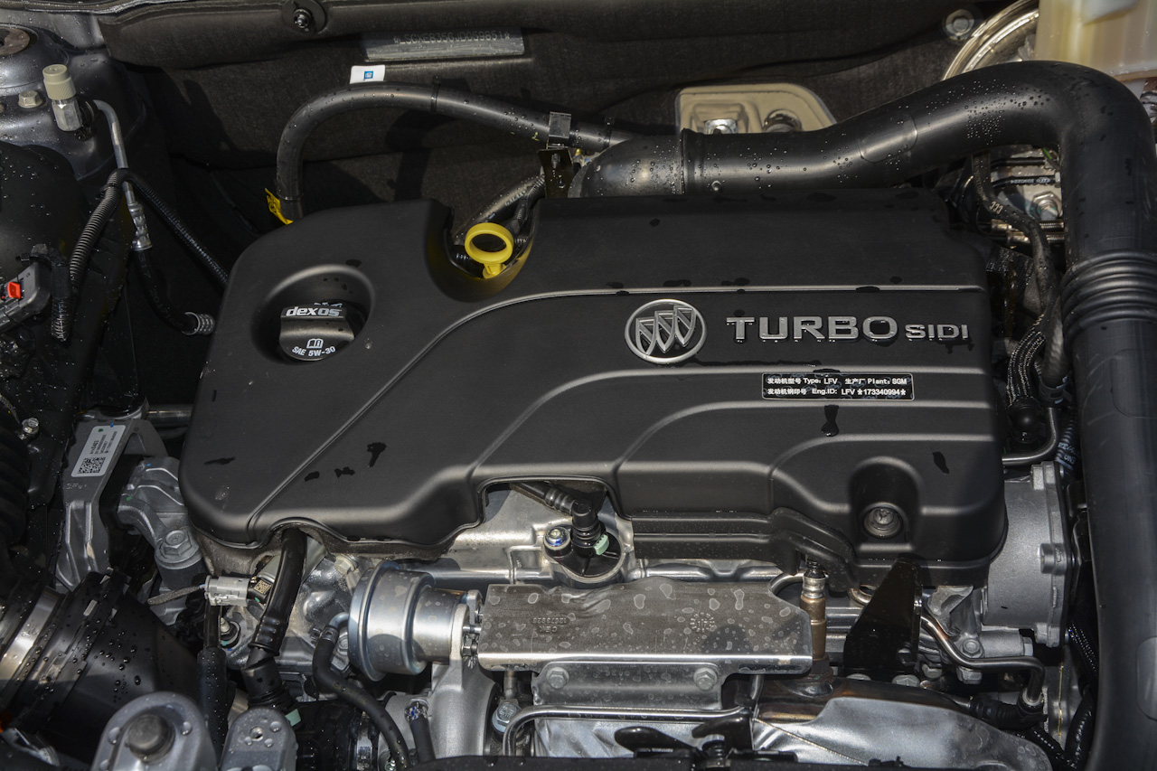 2018款昂科威1.5T自动两驱精英型20T