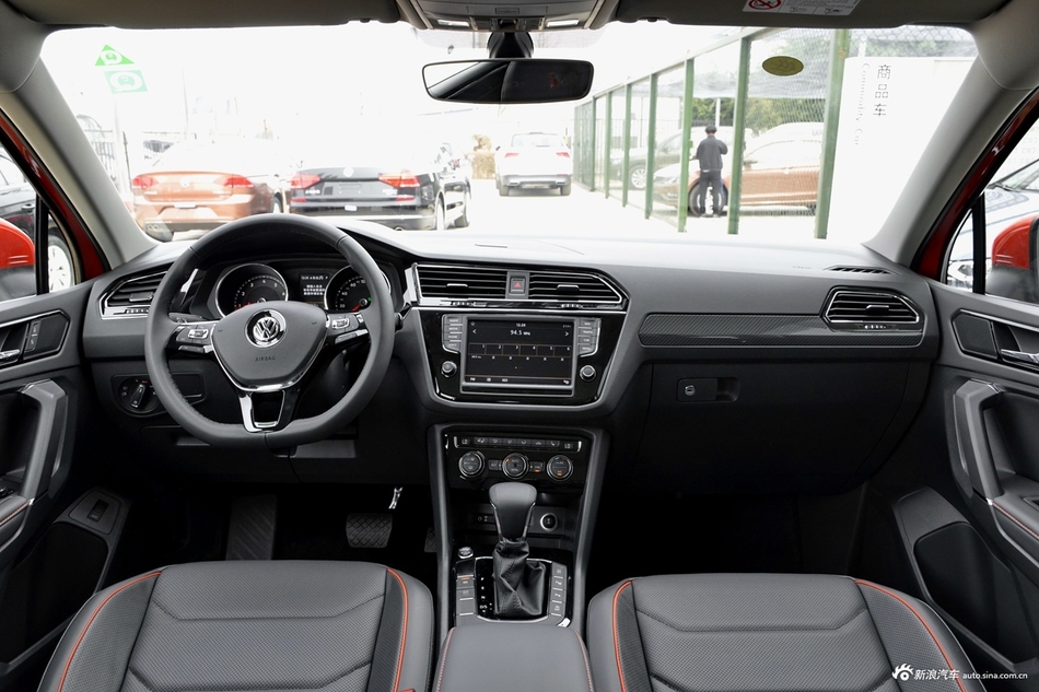 2018款途观L 2.0T自动两驱豪华版330TSI