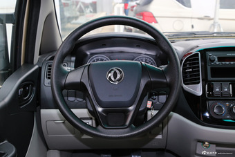 2017款菱智M3L改款1.6L手动7座舒适型