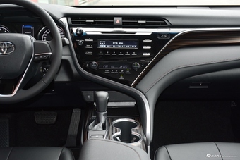   2018款凯美瑞2.0E自动领先版