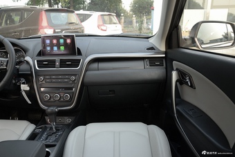 2017款奔腾X80 2.0L自动精英型