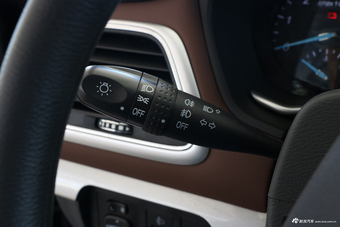 2018款领主2.5T手动柴油大双两驱豪华型