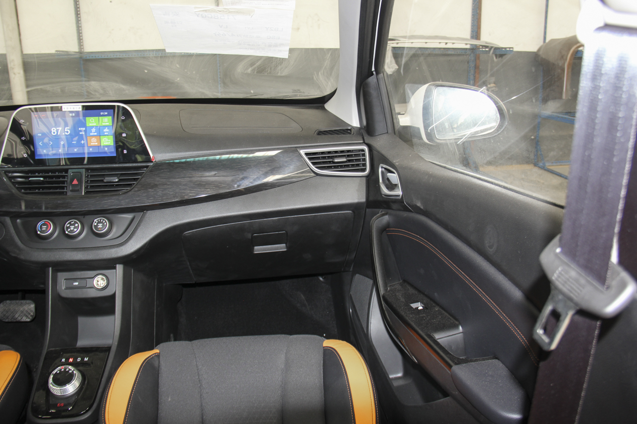 2017款宝骏310 1.5L自动舒适型