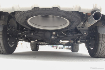 2016款撼路者2.0T自动两驱豪华版汽油 珠光白