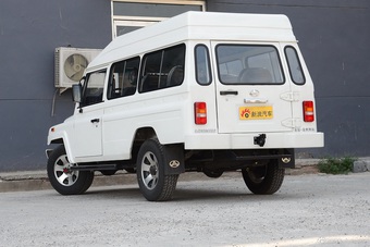 2016款战旗2.0L手动加长豪华型 三门版 国V