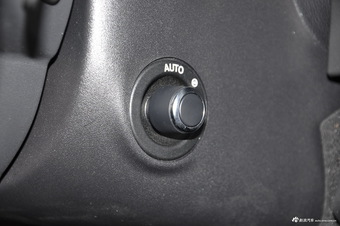 2017款捷豹XFL 2.0T自动240PS奢华版