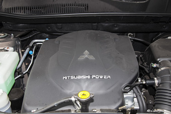 2015款猎豹CS10 2.0T手动风尚版 迪拜金