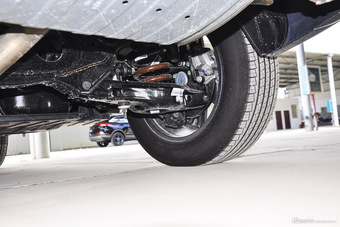 2015款猎豹CS10 2.0T手动新锐版  雅典白