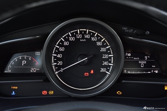 2018款马自达CX-4 2.5L自动四驱蓝天运动版