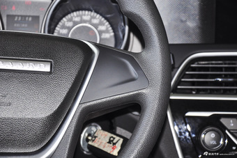 2015款猎豹CS10 2.0T手动卓越版 纽约黑