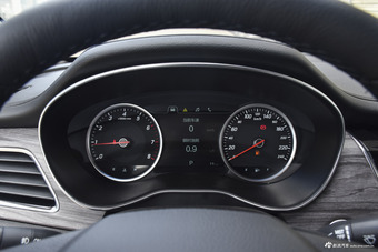 2017款宝骏730 1.5T自动风尚型7座