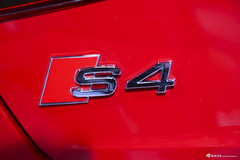 奥迪S4