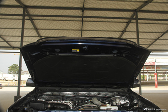 2017款黄海N3 2.5T手动两驱运动版JE4D25C