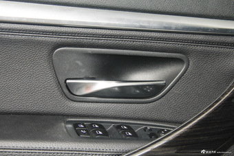 2016款宝马3系GT 320i 2.0T自动设计套装型 矿石白