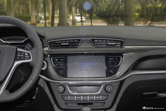 2017款吉利帝豪1.3T自动三厢百万款尊贵型