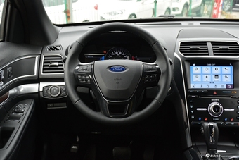 2018款探险者2.3T自动精英版