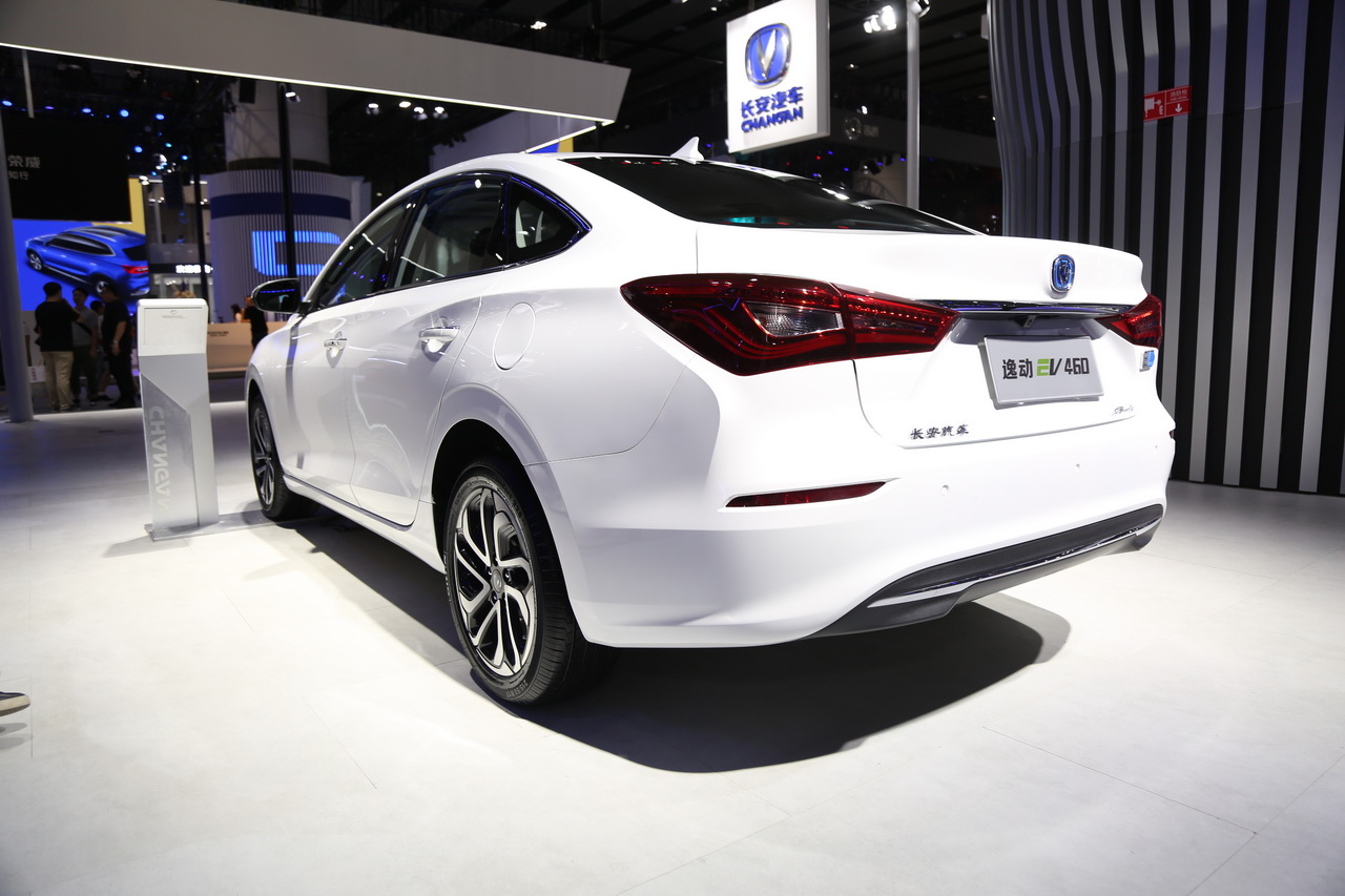 2018广州车展实拍：逸动新能源