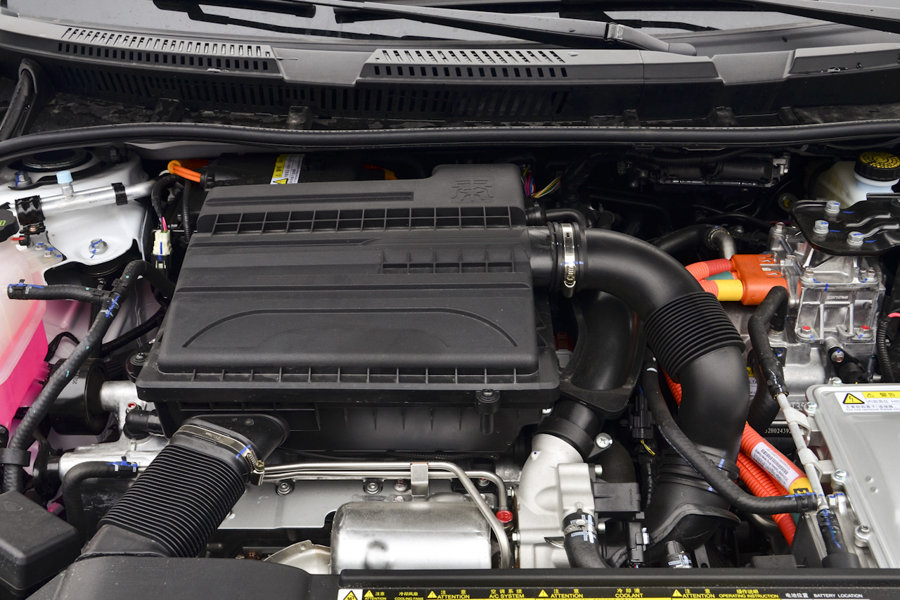 2017款比亚迪秦100 1.5T