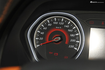 2016款东南DX3 1.5L手动劲彩版