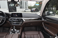 2018款宝马5系改款2.0T自动530Li尊享型豪华套装