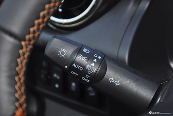 2016款东南DX3 1.5L手动旗舰型