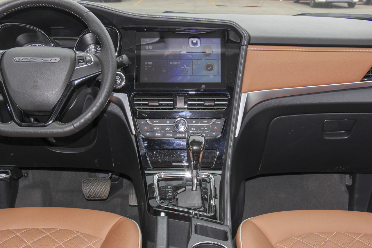 2018款启辰T70 2.0L自动睿享运动版