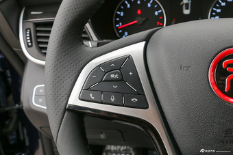 2018款比亚迪宋MAX 1.5T自动智联旗舰型6座