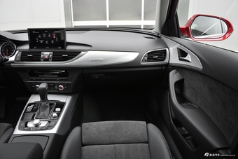 2017款奥迪A6 1.8T自动Avant时尚型