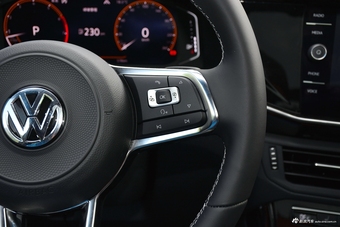 2018款一汽大众 探岳 2.0T  R-LINE