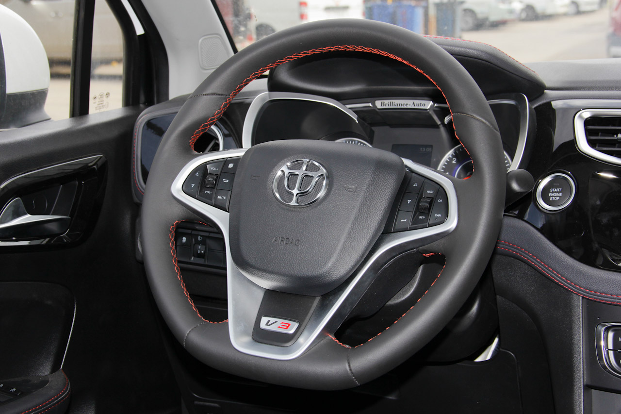 2016款中华V3 1.5L手动智能型