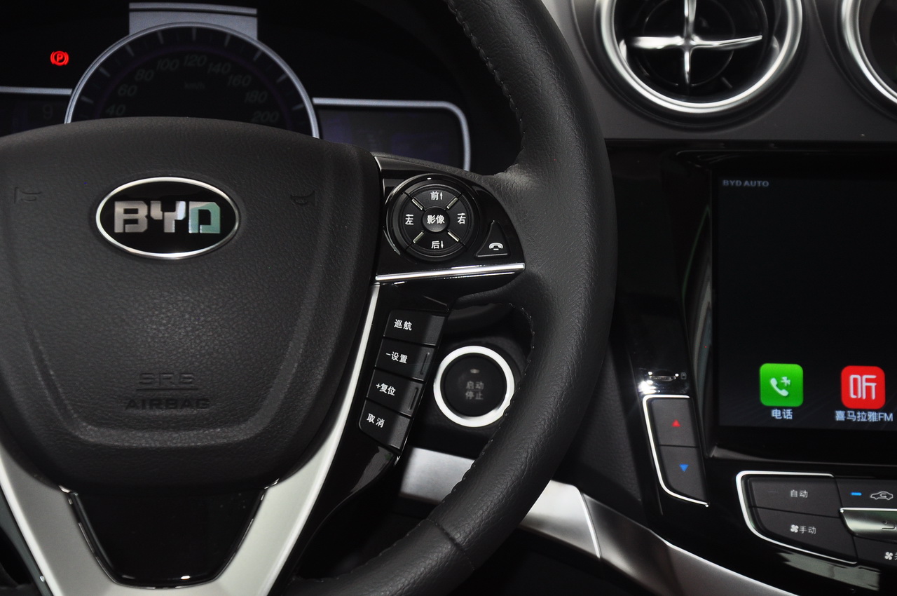 2017款比亚迪S7 2.0T自动尊贵型