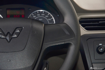 2017款五菱之光V 1.2L手动基本型 LMH