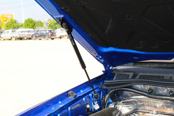 2017款黄海N3 2.5T手动两驱运动版XD25T5