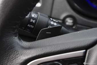 2016款力狮 2.5L自动全驱荣耀版