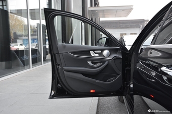 2018款奔驰E级改款2.0T自动 300L 运动豪华型